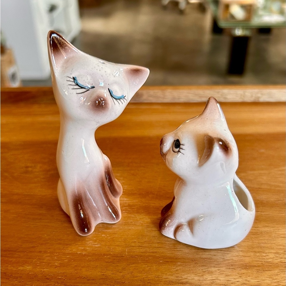 Vintage MCM Kitsch 
Siamese Cat Pepper Shaker
Siamese Kitten Toothpick Holder